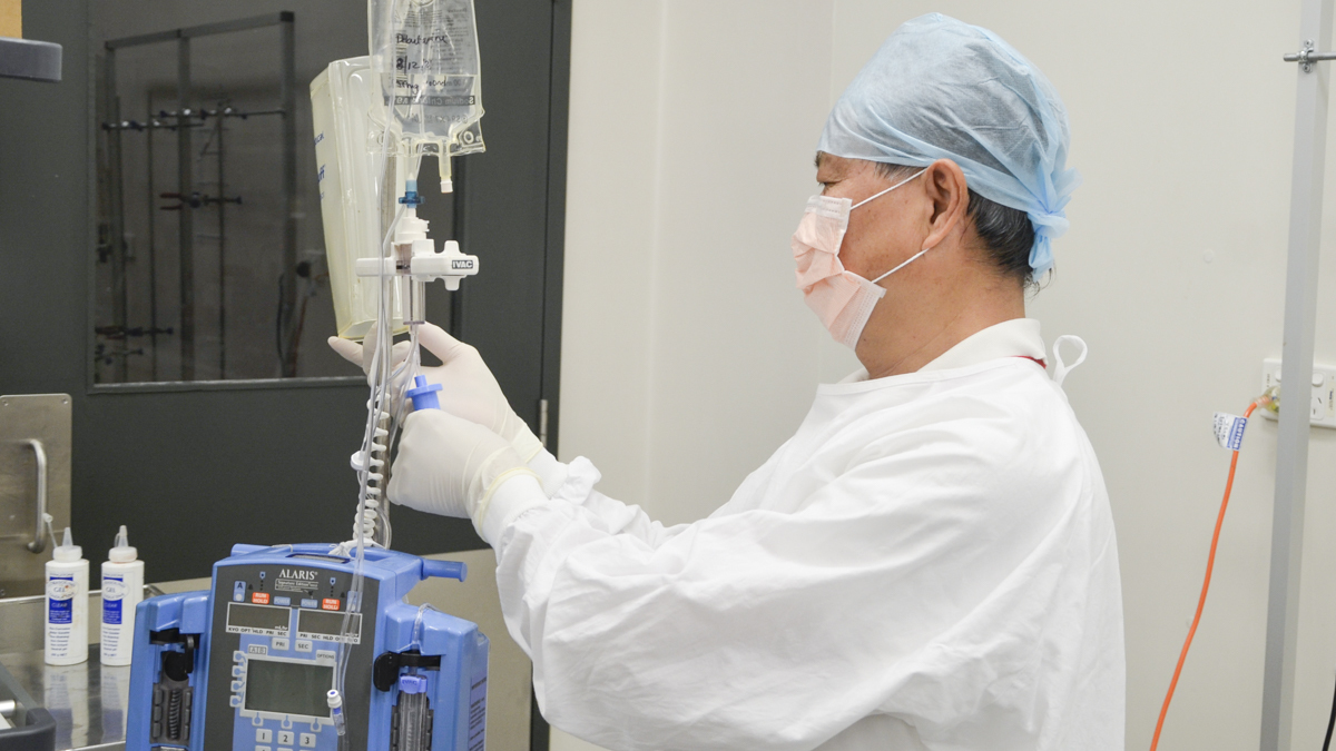 Dr Jianxin Wu in his laboratory | Victor Chang Cardiac Research Institute