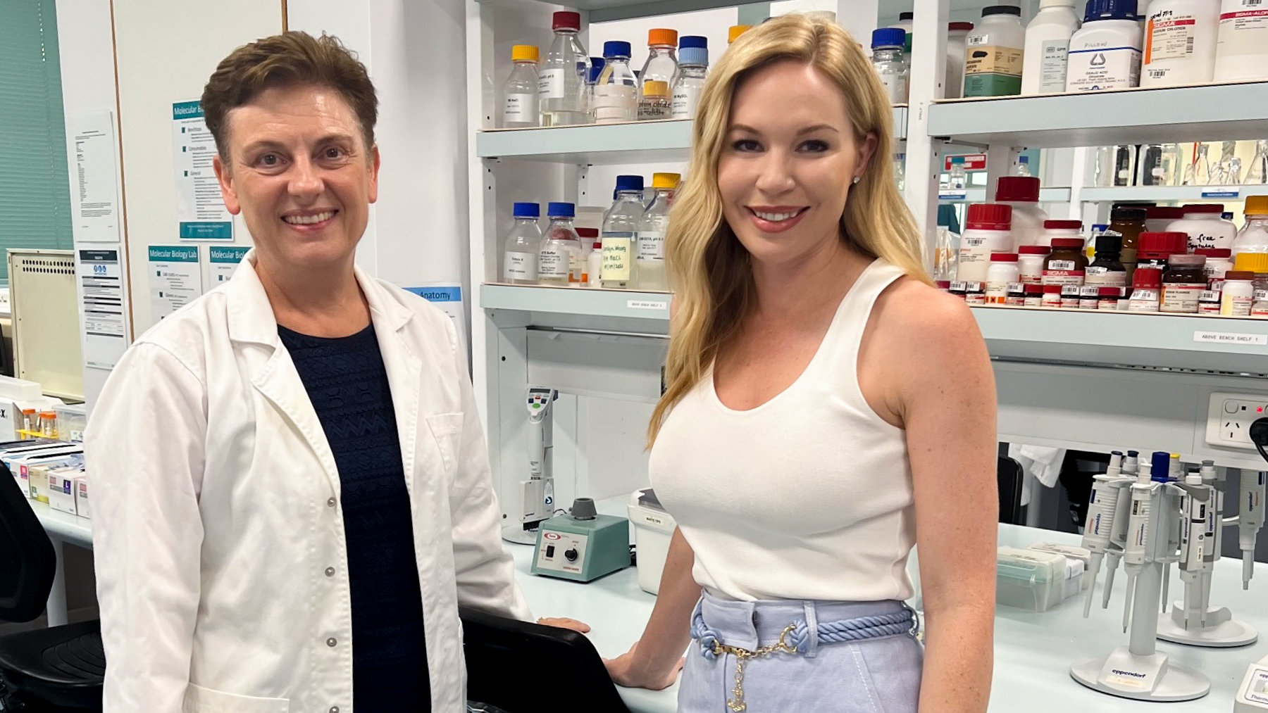 Prof Livia Hool & Sarah Beale in Lab | Victor Chang Cardiac Research Institute