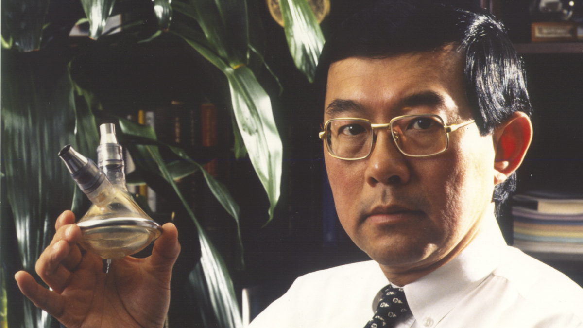 Dr Victor Chang with his artificial heart prototype